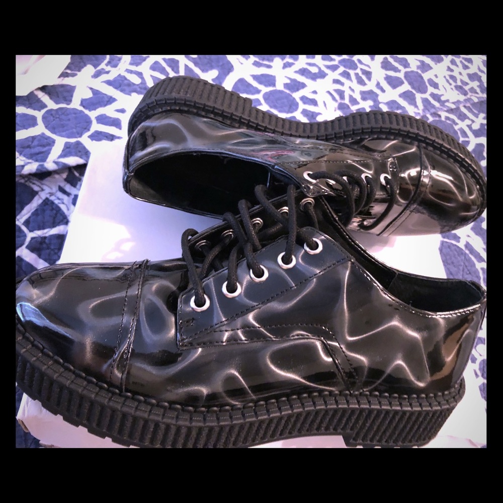 Katy Perry Wilma-Graphic Patent Oxford Style Shoes